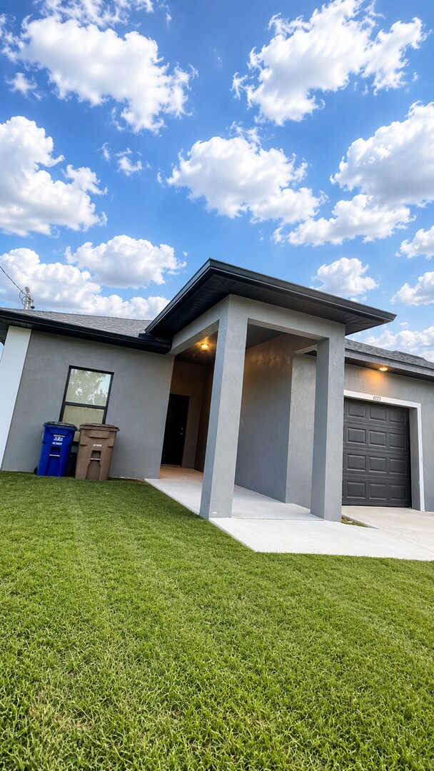 Building Photo - Hidden Gem! Beautiful 3/2 Duplex