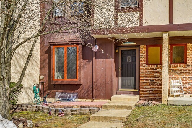 Building Photo - 216 Keats Ct