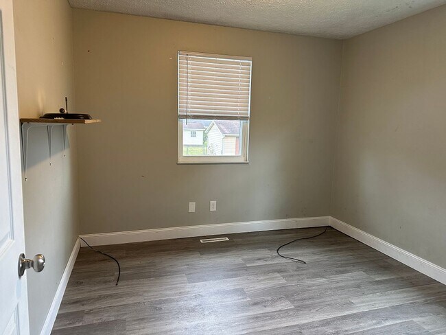 Building Photo - Mt. Pleasant Estates