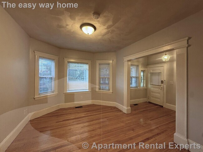 Building Photo - 110 W Quincy St