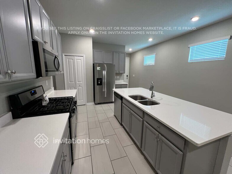 Building Photo - 5431 Los Robles Ct