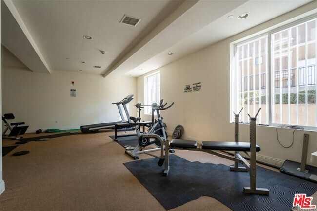 Building Photo - 4100 Wilshire Blvd