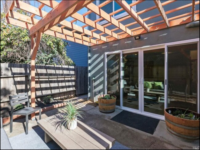 Building Photo - 4815 Shafter Ave