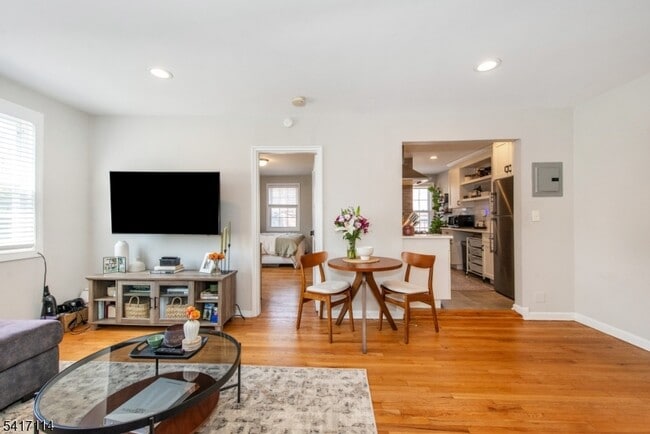 Building Photo - 376 Claremont Ave