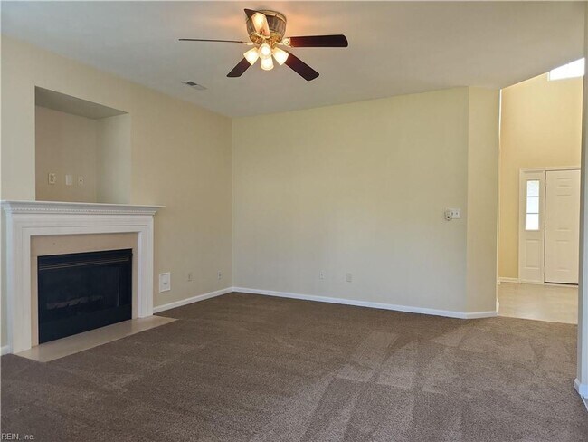 Building Photo - RENTAL