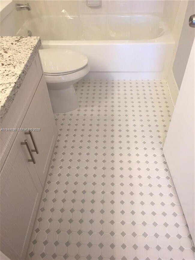 Building Photo - 1400 SW 124th Terrace