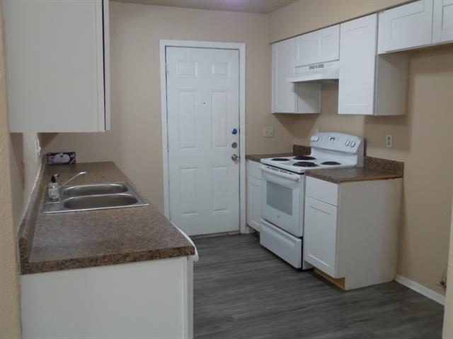 Building Photo - 319 High School Ln