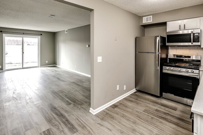 Building Photo - UPDATED 1-Bedroom Apartment at Gaslight Village!