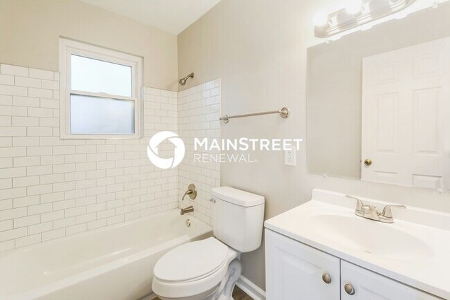 Building Photo - 3 Bedroom Pet-Friendly Home in ST CHARLES,...