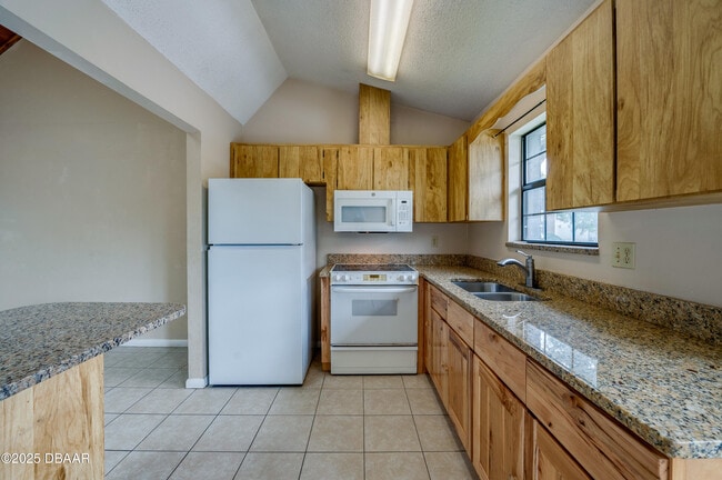 Building Photo - 26 Arbor Lake Park