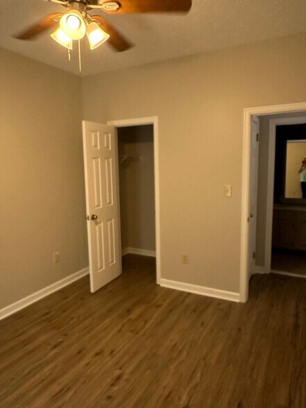 Building Photo - 2009 Station Ct