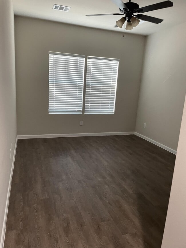 Building Photo - 21369 W Wallis Dr