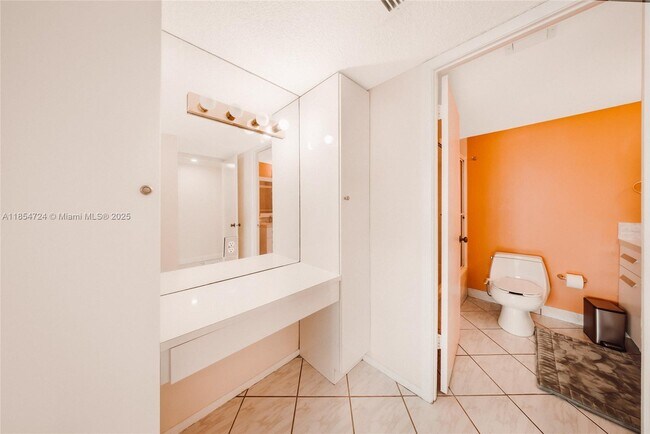 Building Photo - 18081 Biscayne Blvd