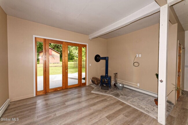 Building Photo - 1412 River Rd