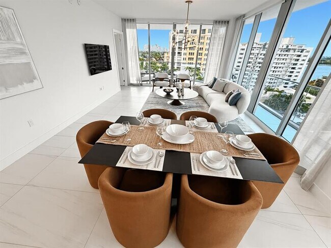 Building Photo - 151 N Seabreeze Blvd