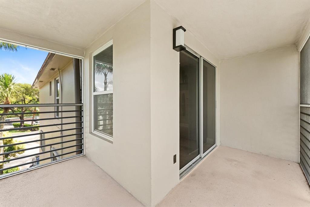 Building Photo - 2451 SW 82nd Ave