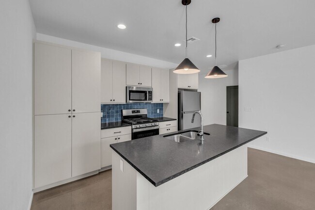 Building Photo - P.57 Kode Properties, LLC 1236-1238