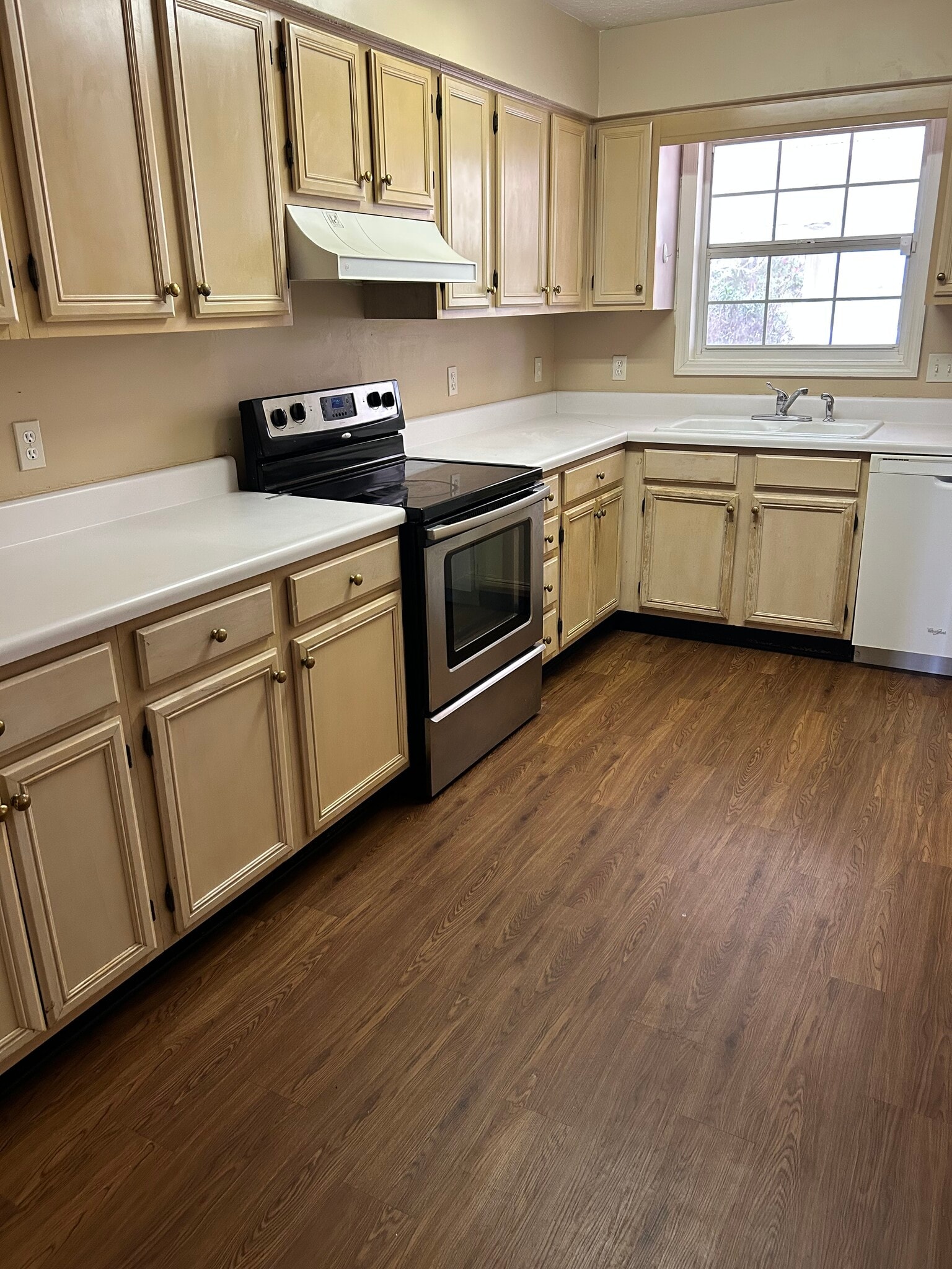 Building Photo - 1033 DeKalb St