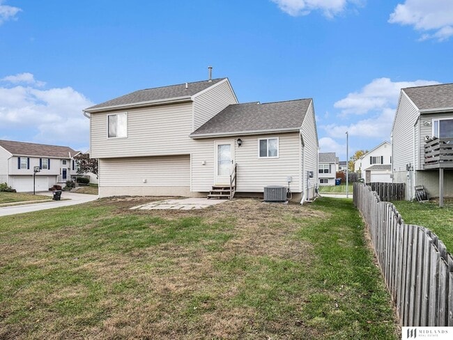 Building Photo - 16125 Greenleaf St