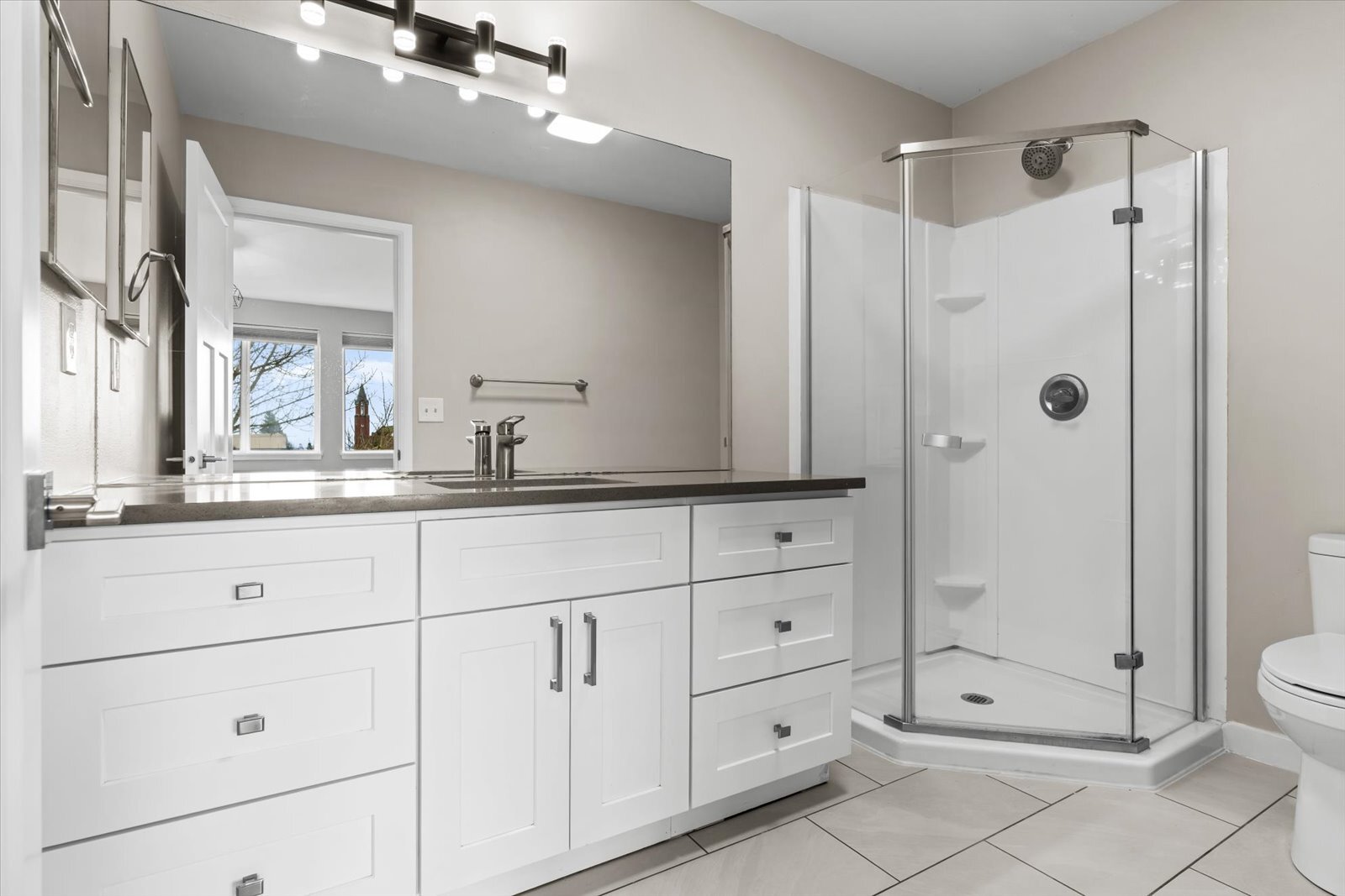 Building Photo - 501 23rd Ave S