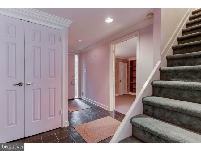 Building Photo - 63 Oak Knoll Dr