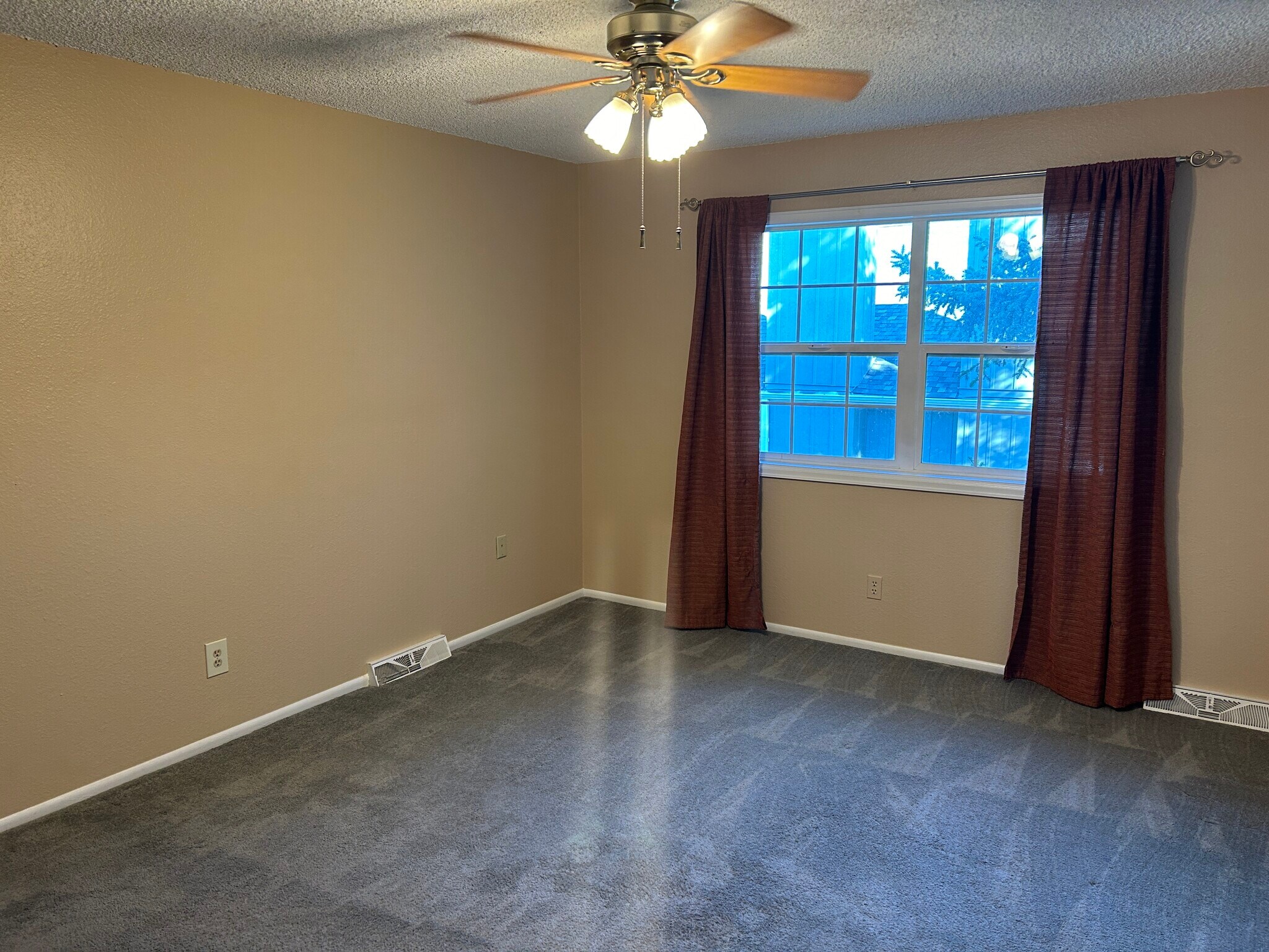 Primary bedroom - 2863 S Xanadu Way