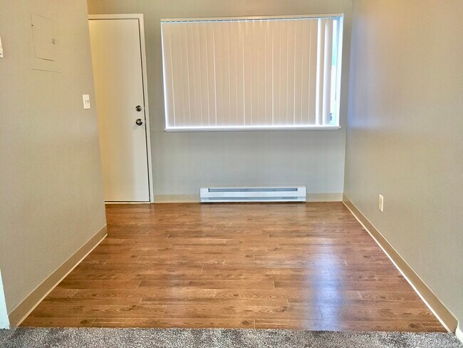 Building Photo - 2727 NE 125th St