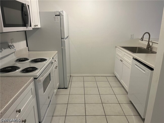 Building Photo - 27501 Playa Del Rey Ln
