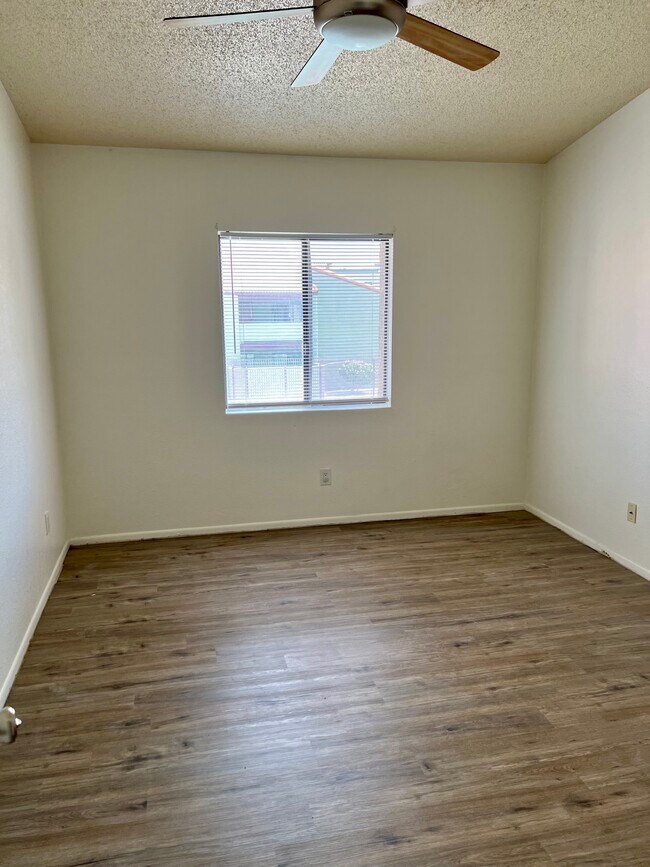 Building Photo - 2194 N Pantano Rd