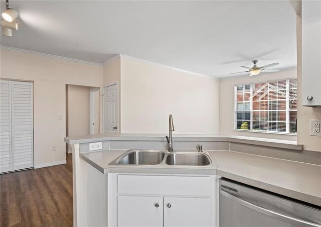 Building Photo - 10512 White Lake Ct