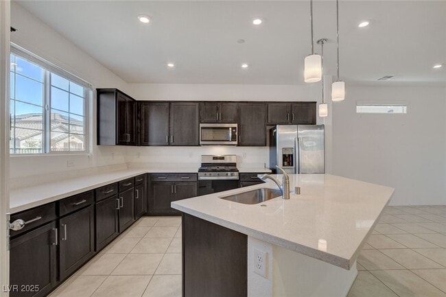 Building Photo - 1360 Cerulean Ave