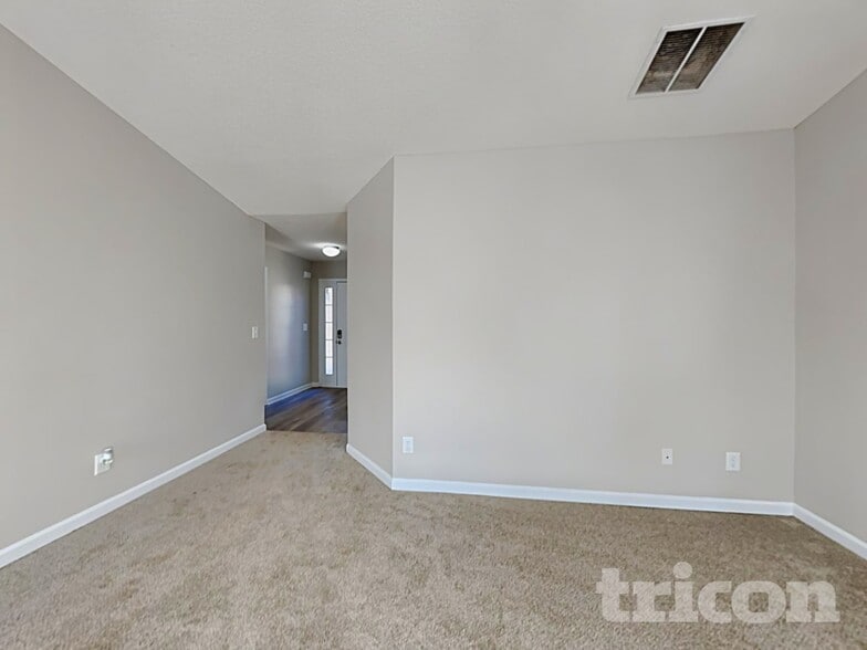 Building Photo - 208 Ravenwood Ct