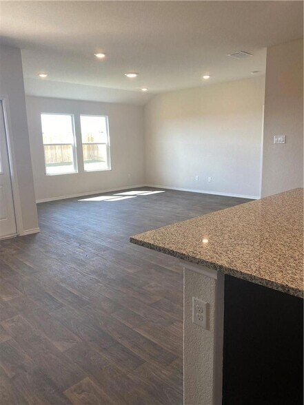 Building Photo - 820 Nodding Nixie