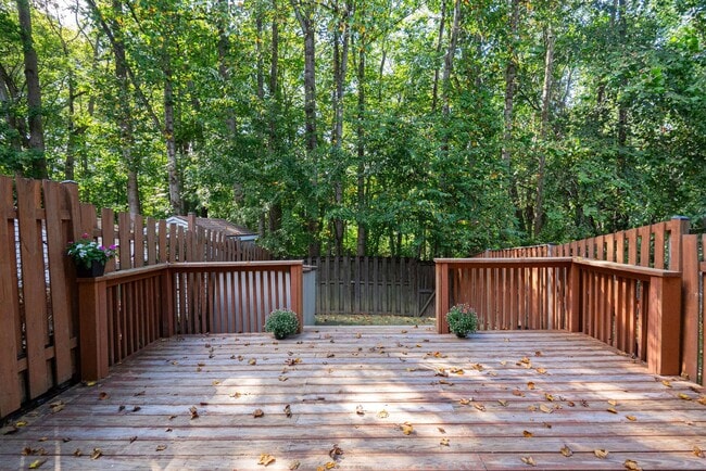 Building Photo - 7918 Pebble Brook Ct