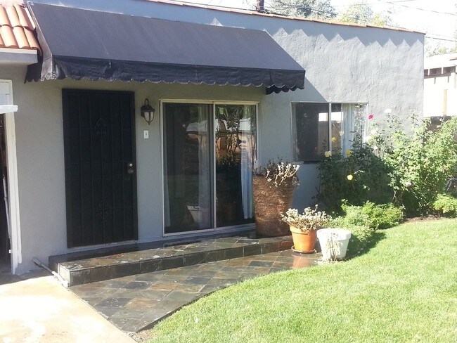 Guest House - 727 N Orange Dr