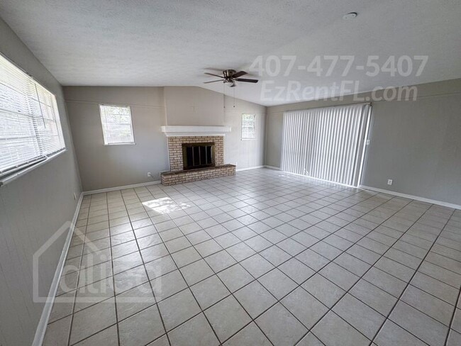 Building Photo - 2886 River Oak Dr