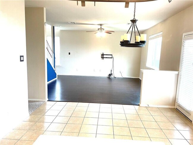 Building Photo - 1010 Aiken Dr