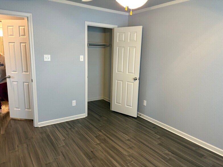 Building Photo - 511 Sweet Gum Ct