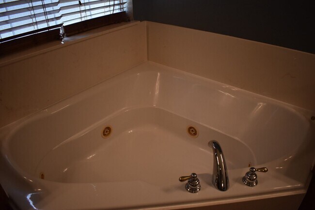 Building Photo - Central Texas Expressway Suite 100, Harker Heights, TX 76548.