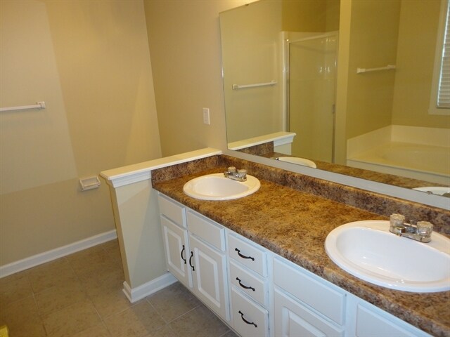 Building Photo - 8426 Stark Dr