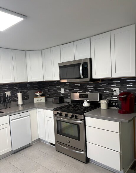 Building Photo - 511 Walton Dr