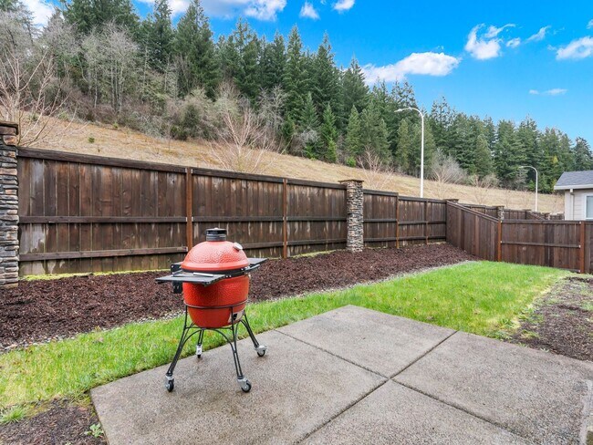 Building Photo - Stunning 4 Bed/2.5 Bath Modern Farmhouse in Scouters Mountain - HV