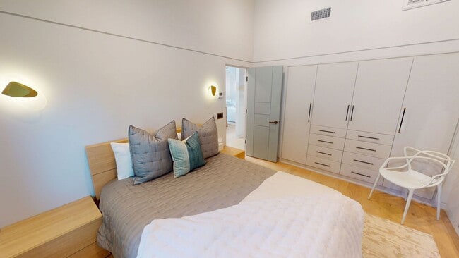 Building Photo - Elevated Living Fully Furnished