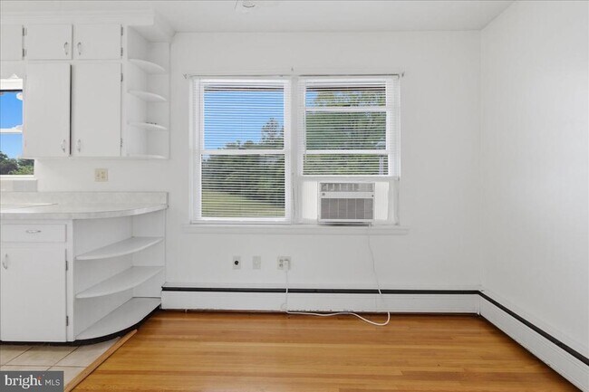 Building Photo - 3044 N Frederick Pike