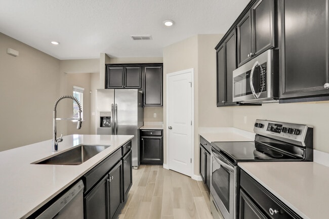 Building Photo - 2203 Sequoia Ct