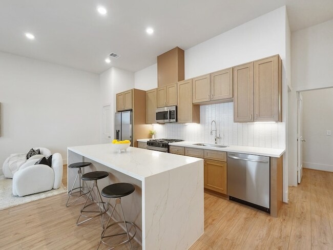 Building Photo - 861 Rachel St