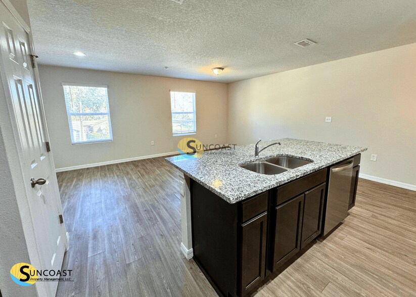 Building Photo - 6541 Sweetbay Ln