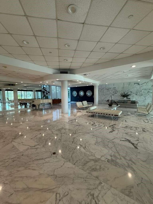 Building Photo - 5055 Collins Ave