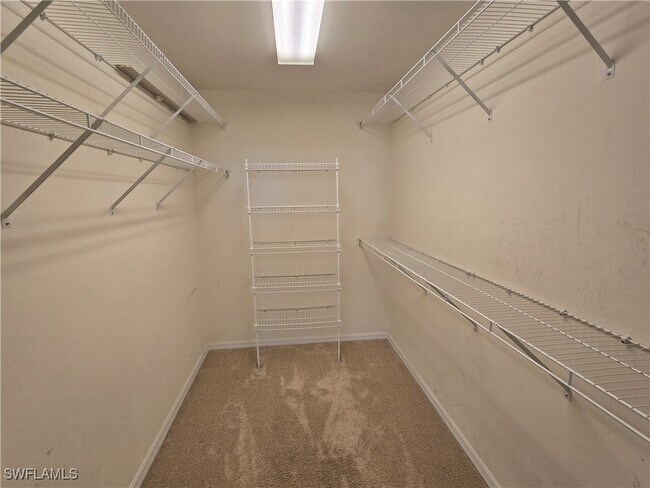 Building Photo - 2049 Fairmont Ln