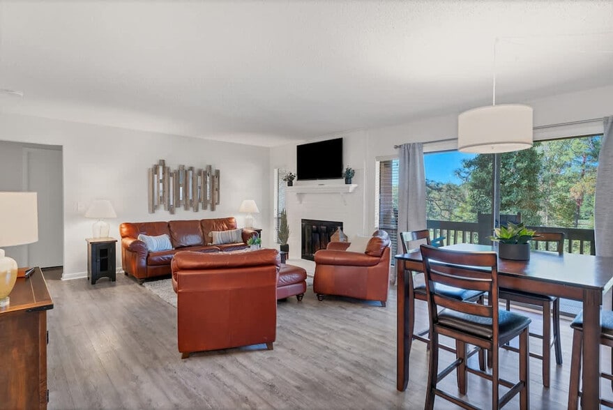 Primary Photo - 1175 St Andrews Dr